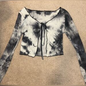 Stylish Black and White Tie-Dye Women's Top